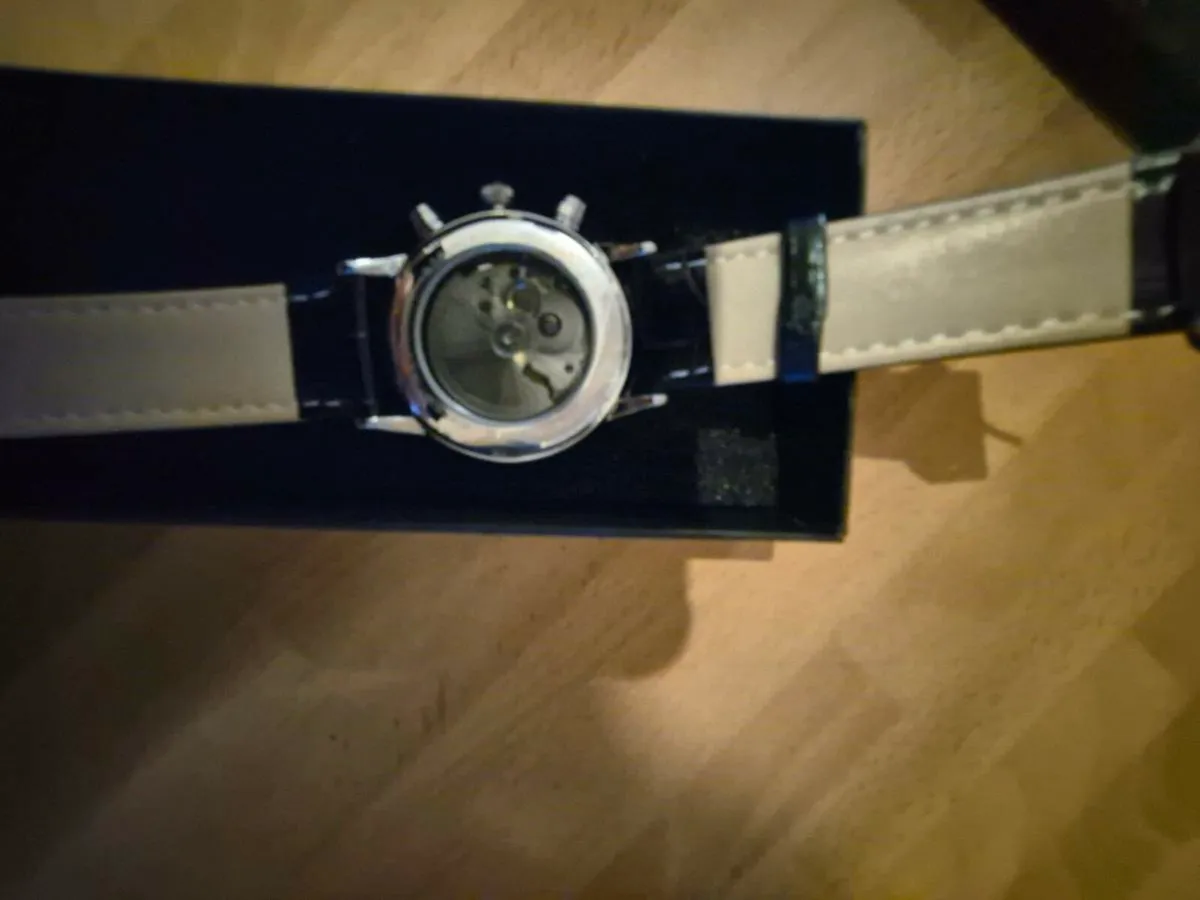 Men's watch - Image 4
