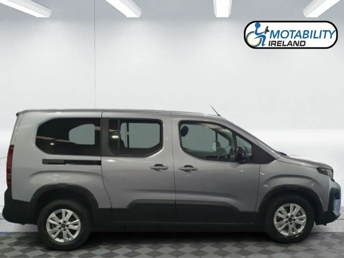 Peugeot Rifter Wheelchair Accessible Taxi - Image 3