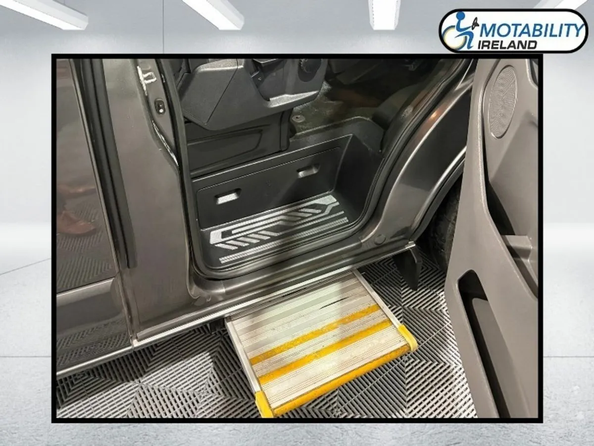 Ford Transit Custom Wheelchair Accessible - Tail-L - Image 3