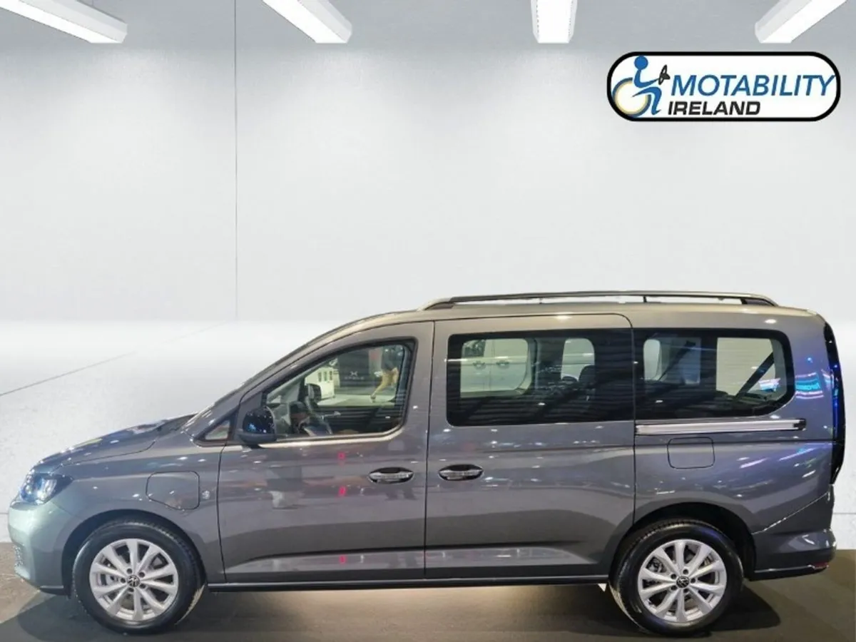 Volkswagen Caddy Maxi Life 1.5 PHEV Hybrid Wheelch - Image 3
