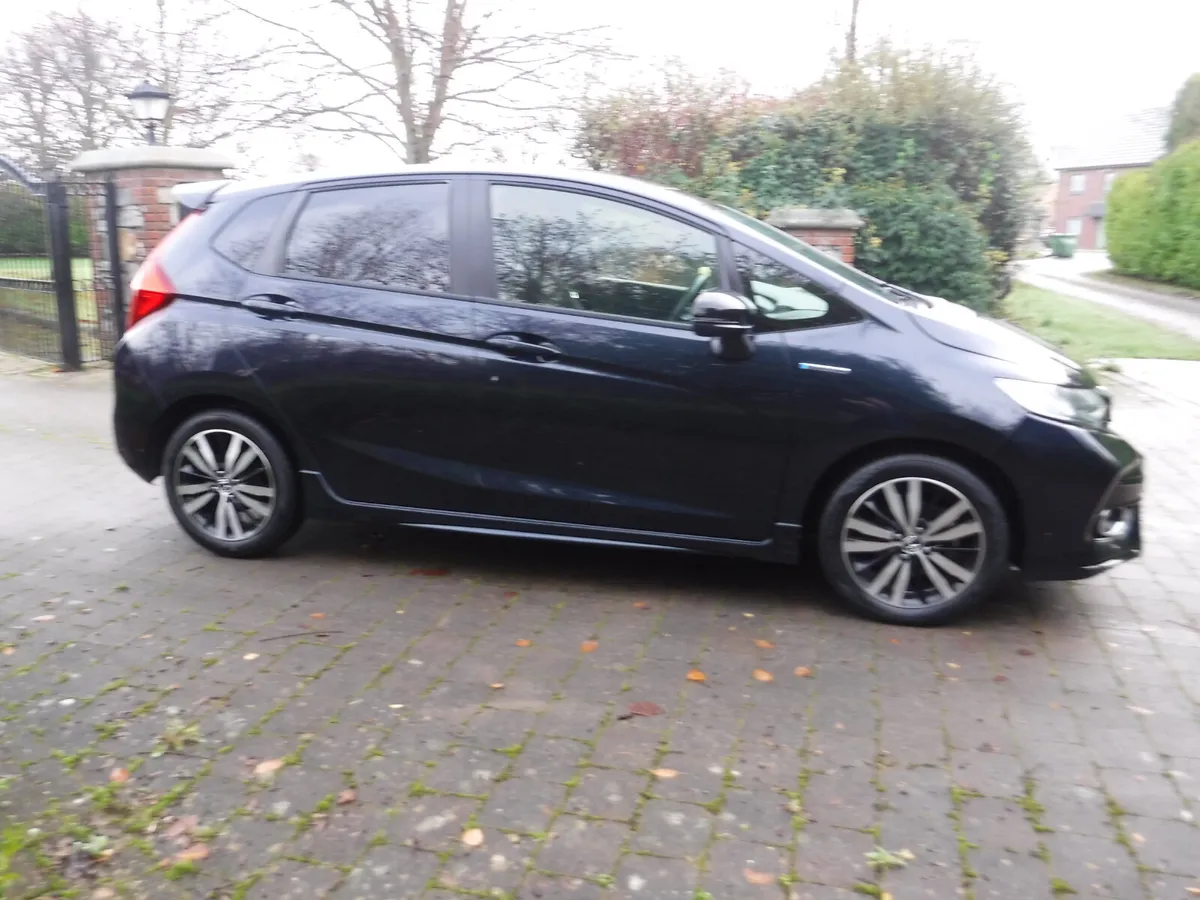 HONDA FIT 1.5 AUTO HYBRID SPORTS LOW MILEAGE - Image 2