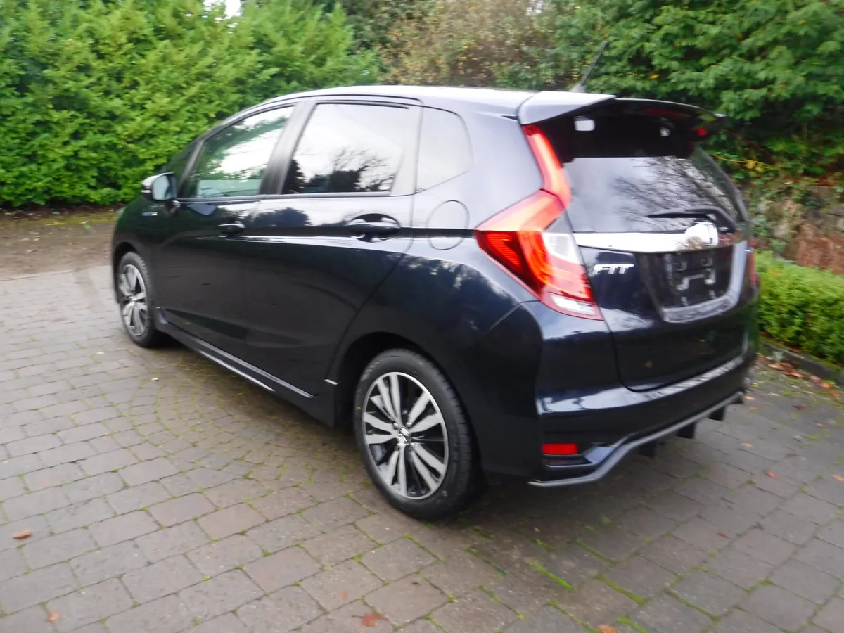 HONDA FIT 1.5 AUTO HYBRID SPORTS LOW MILEAGE - Image 4