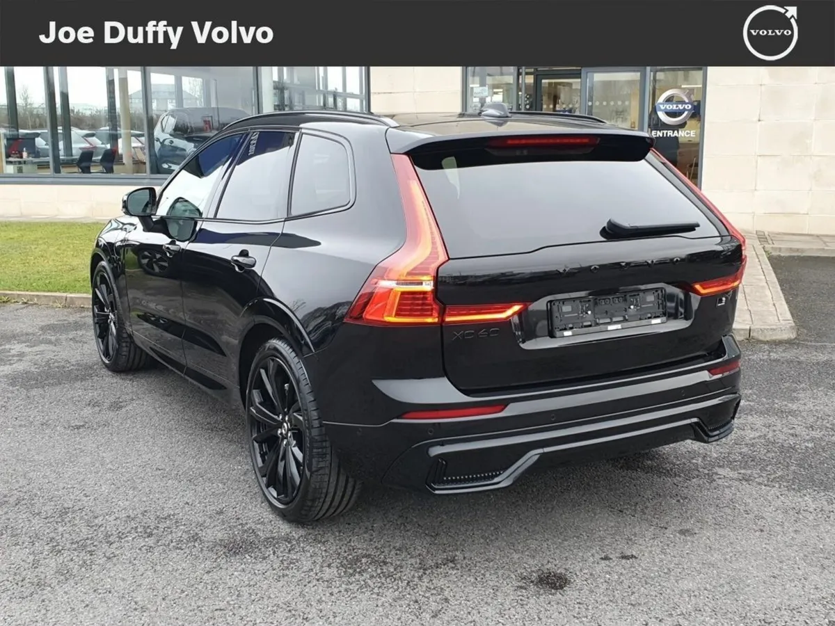 Volvo XC60 T6 Black Edition Ultra - Image 3
