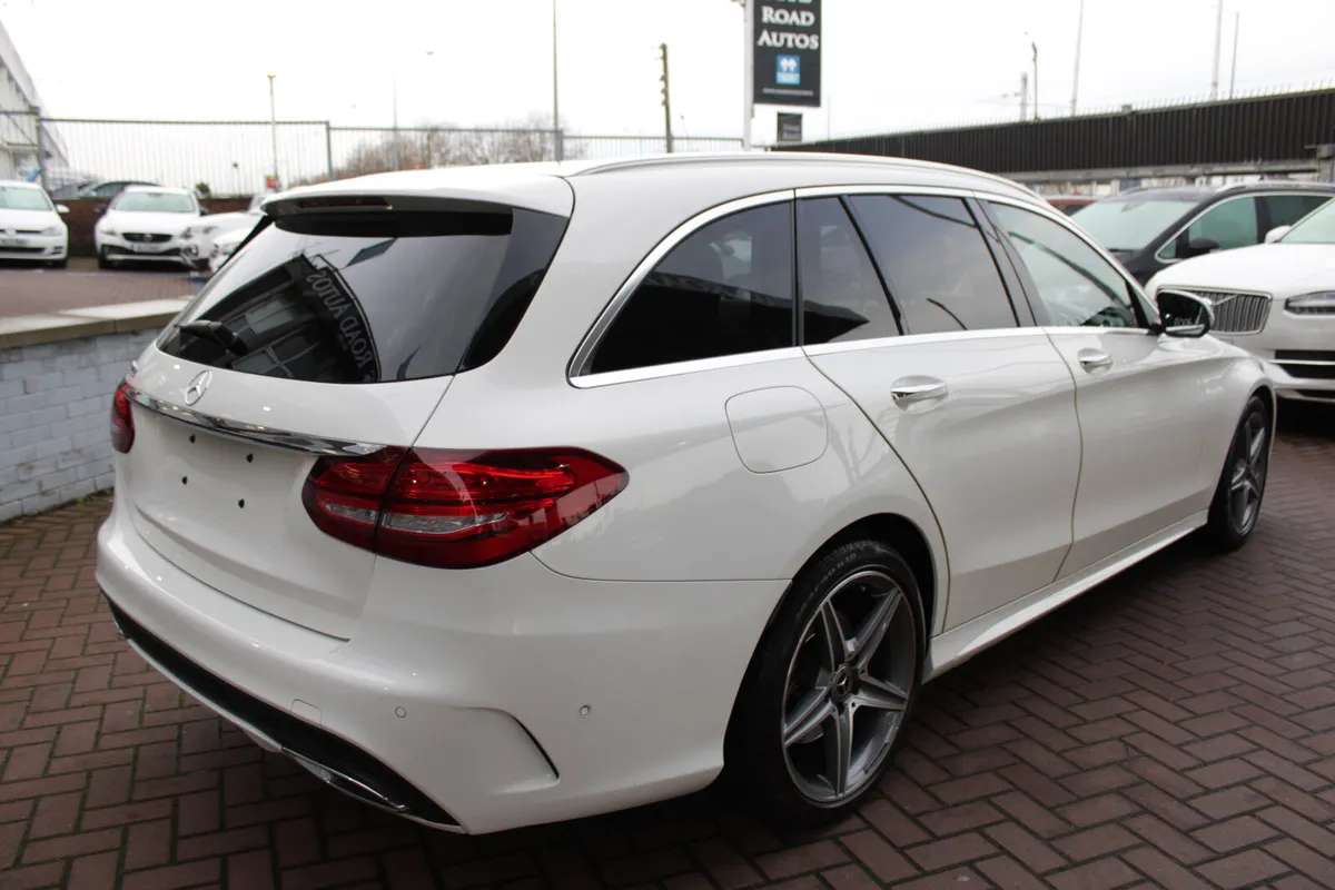C220D AMG-LINE LAUREUS EDITION WITH PANORAMIC SUNR - Image 4