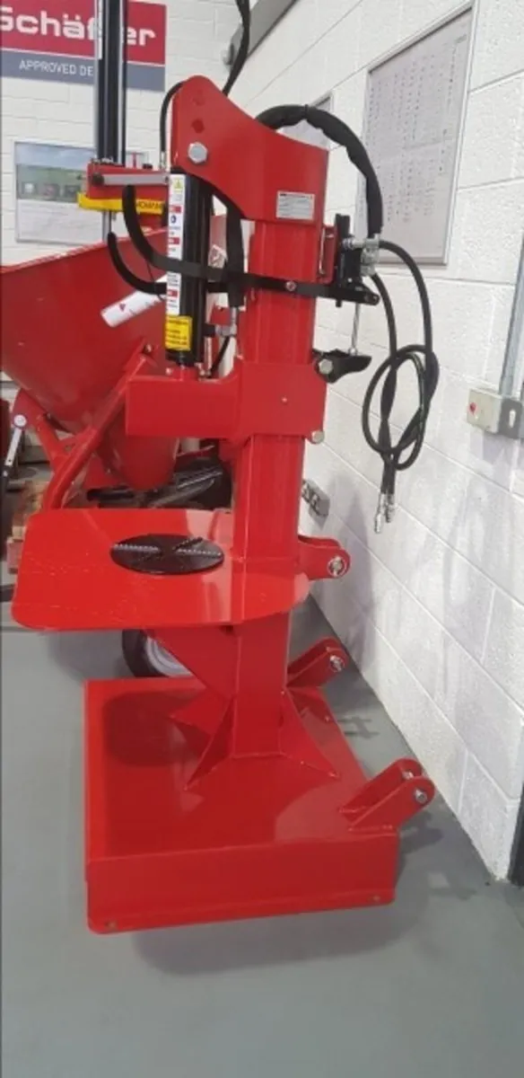Hydraulic log splitters at Breens - Image 2