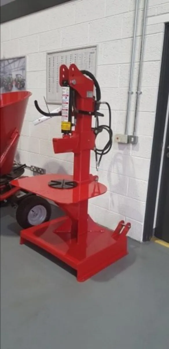 Hydraulic log splitters at Breens - Image 4
