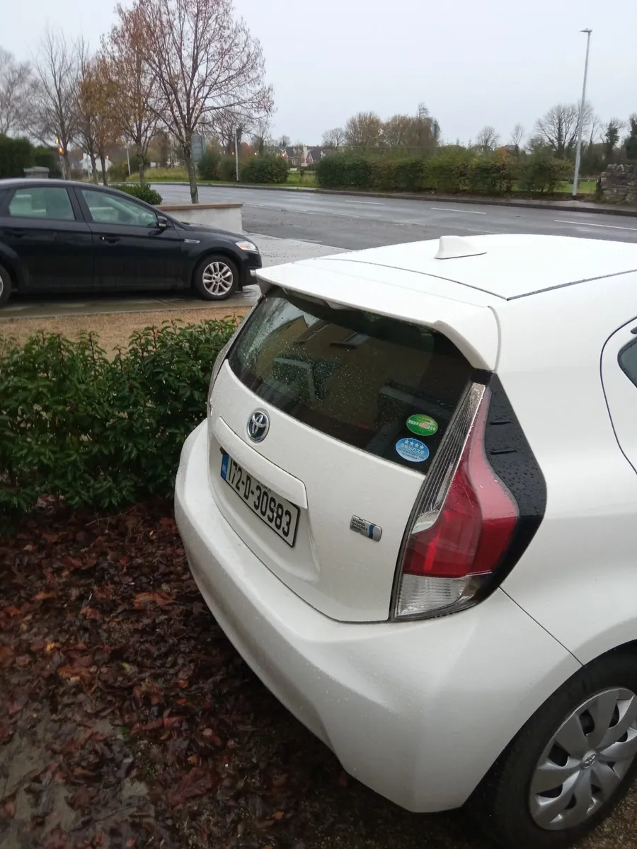 Toyota Aqua 2017 - Image 2