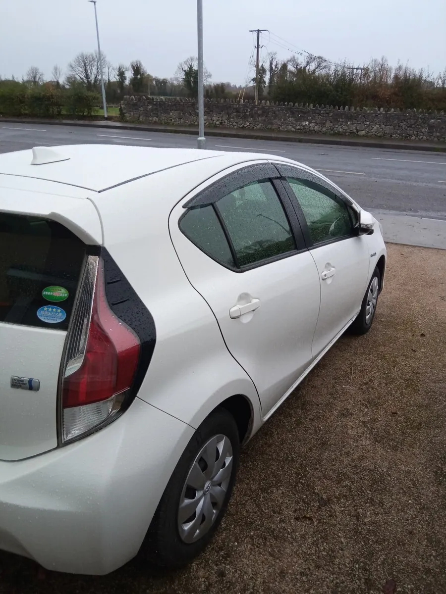 Toyota Aqua 2017 - Image 3