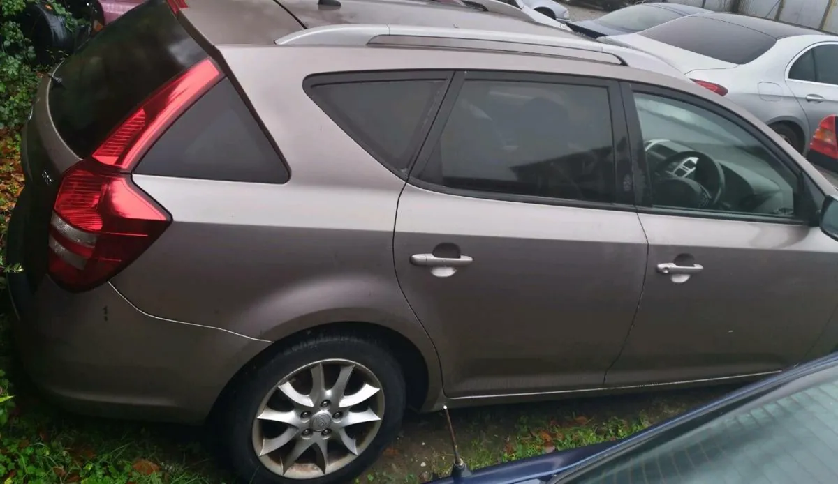 Kia & Mercedes Breaking - Image 2