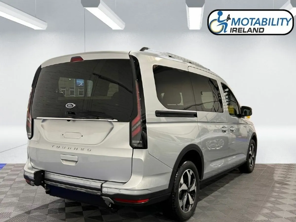 Ford Tourneo Connect Active Wheelchair Accessible - Image 2