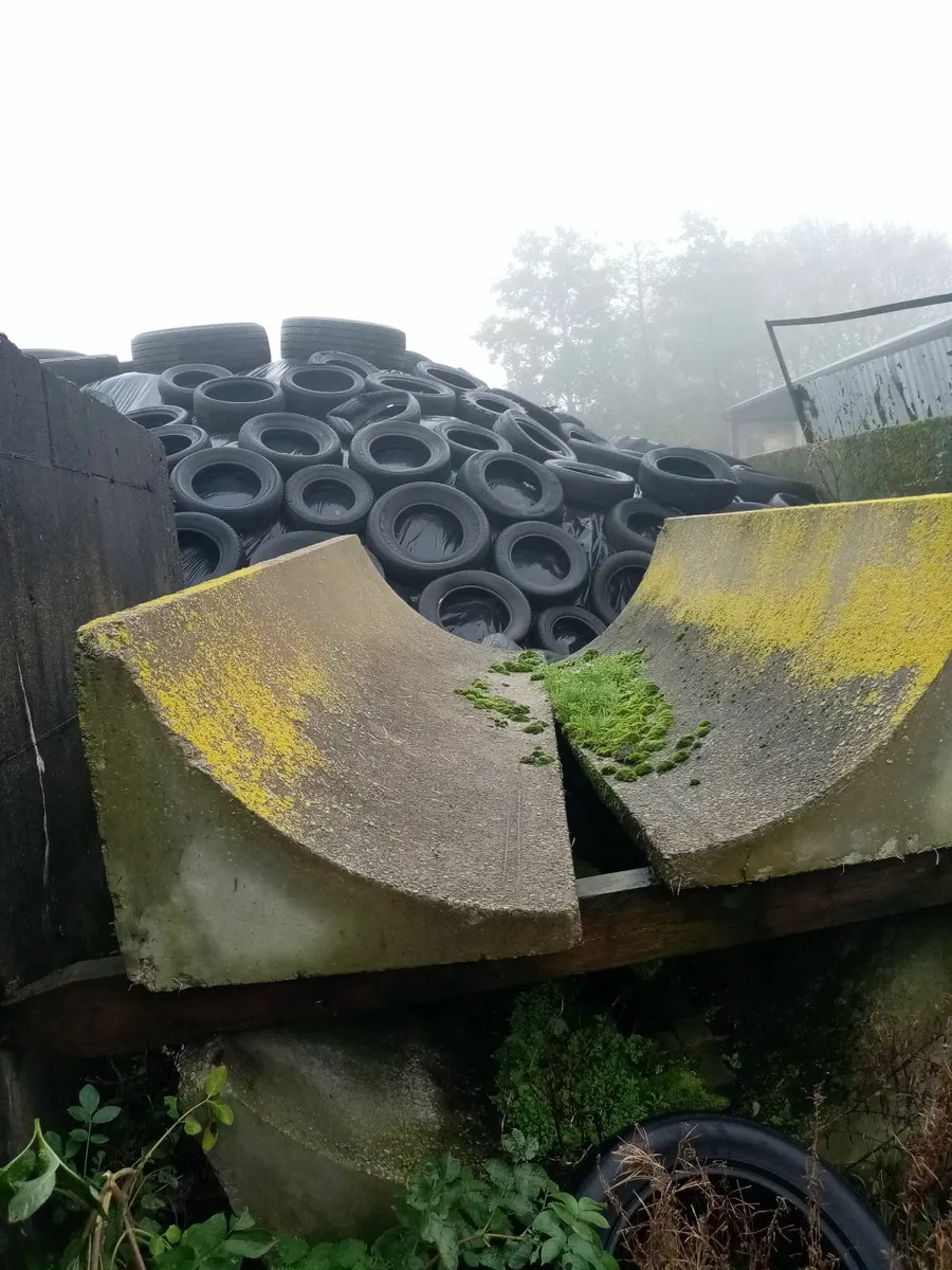 Feed barriers - Image 1