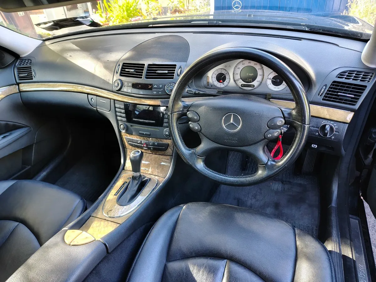 Mercedes-Benz E-Class 2008 - Image 4