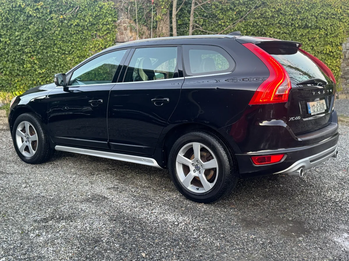 2012 Volvo XC60 2.0 Diesel R-Design - Image 3