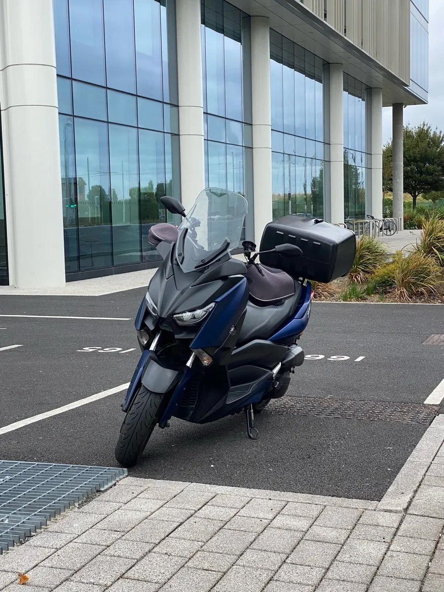 Yamaha Xmax 125cc - Image 2