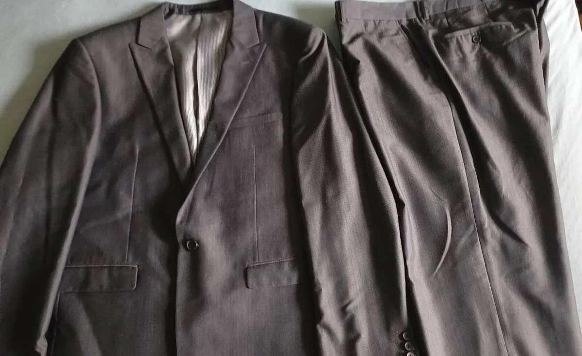 Harry Brown Men's 2 Piece Suit - Image 1