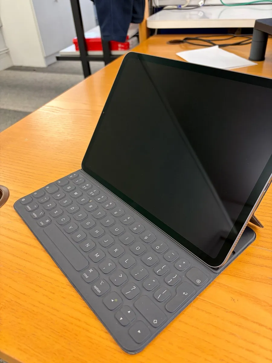 iPad Pro 11inch 256gb 2019 - Image 4