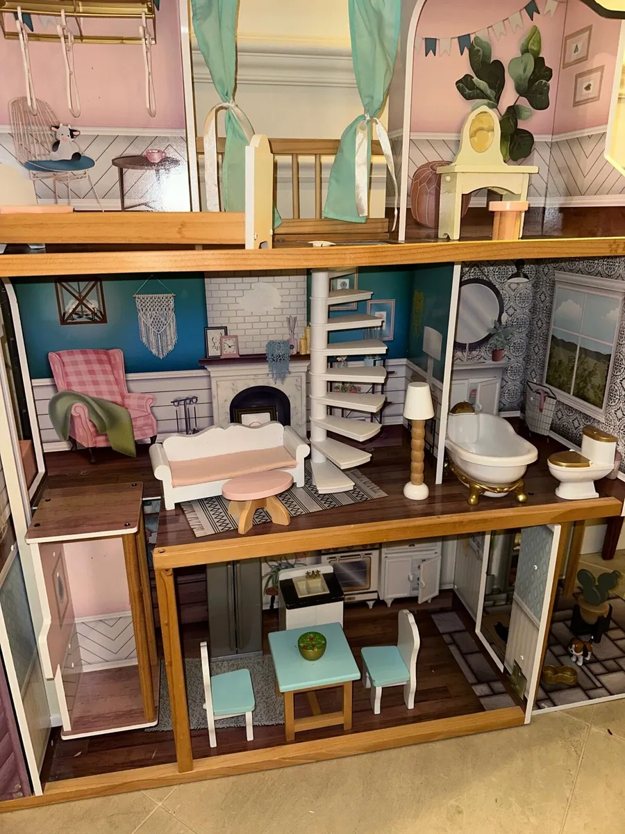 Wooden doll house - Image 4