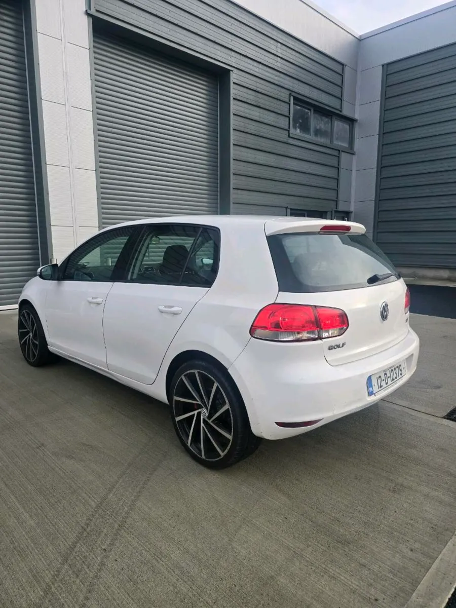 Volkswagen Golf - Image 4