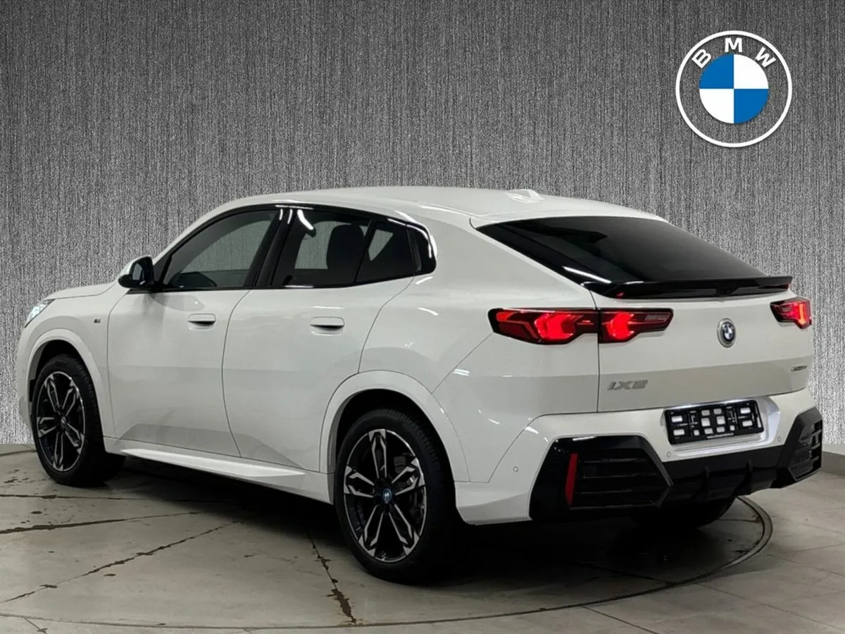 BMW iX2 eDrive20 M Sport 5DR AUTO - Image 2