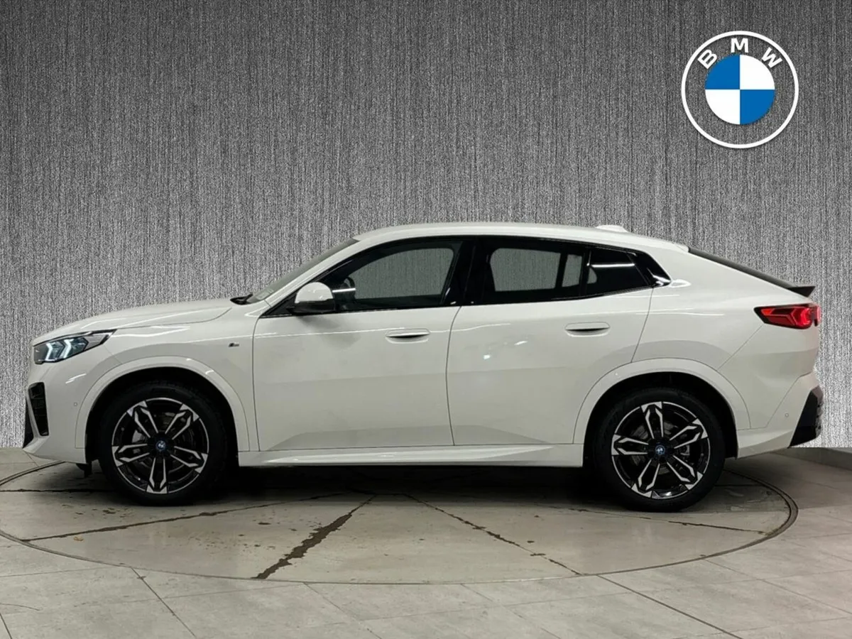 BMW iX2 eDrive20 M Sport 5DR AUTO - Image 3