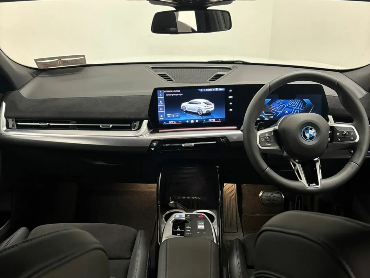 BMW iX2 eDrive20 M Sport 5DR AUTO - Image 4