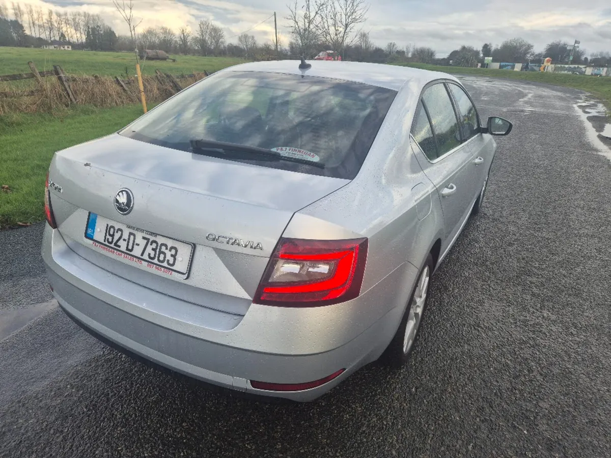 191 Skoda Octavia  STYLE 1.6 TDI 115HP 4DR - Image 4