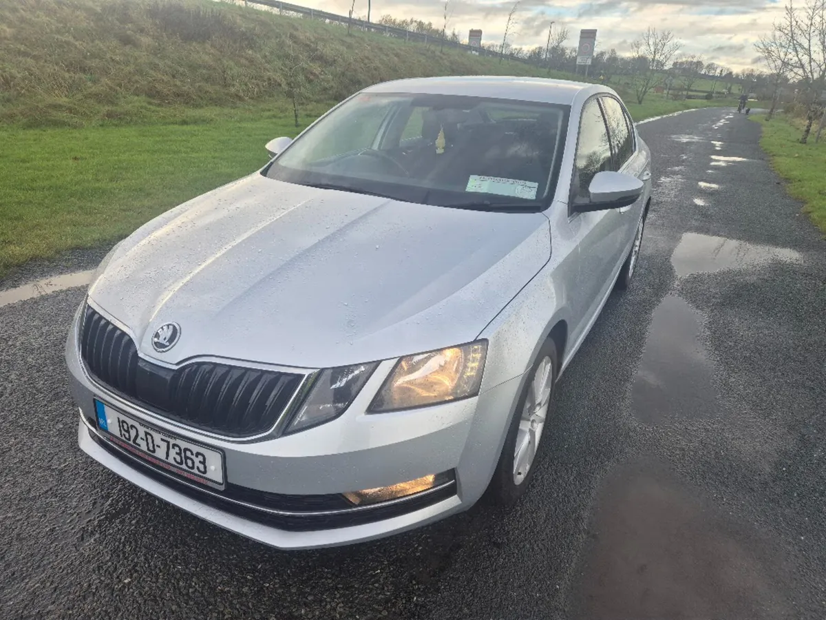 191 Skoda Octavia  STYLE 1.6 TDI 115HP 4DR - Image 3