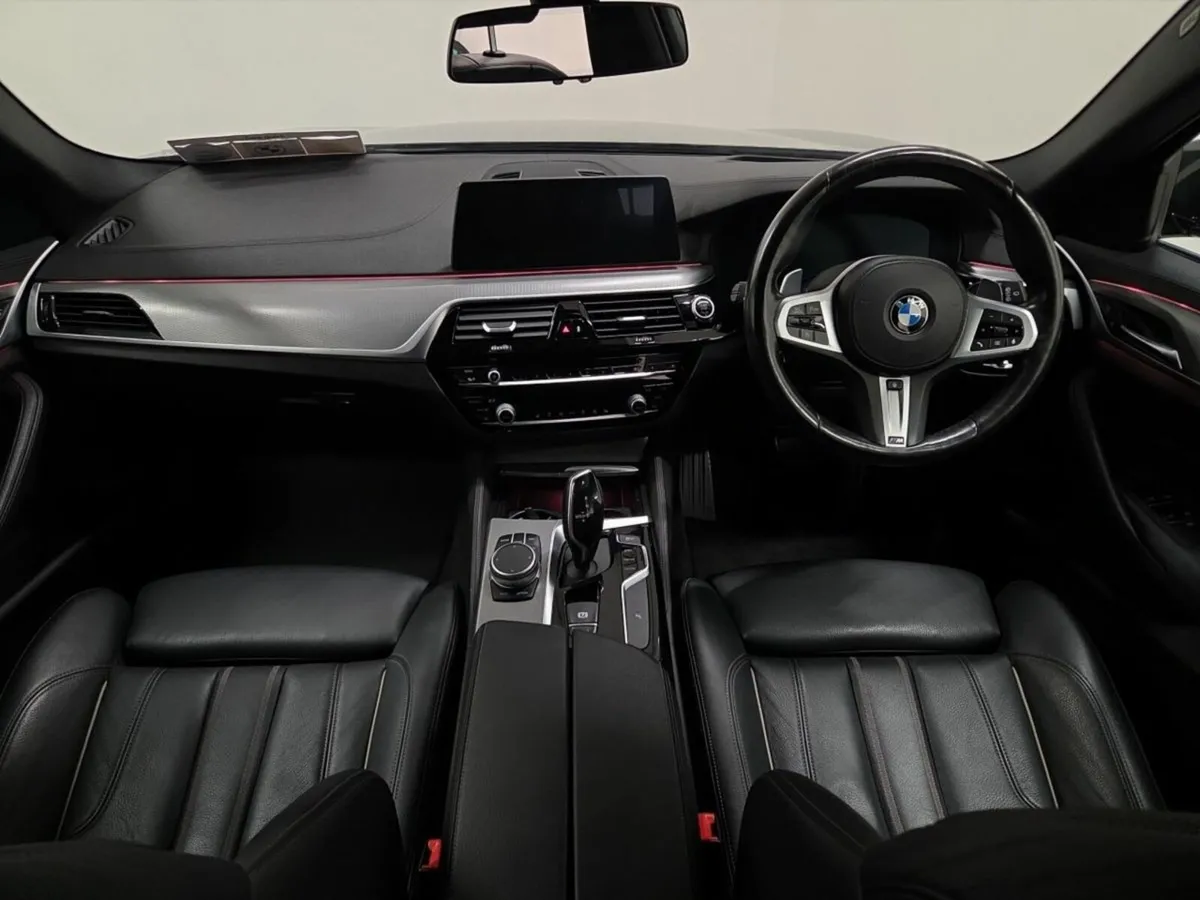 BMW 5-Series 520d M Sport Auto TOURING - Image 4