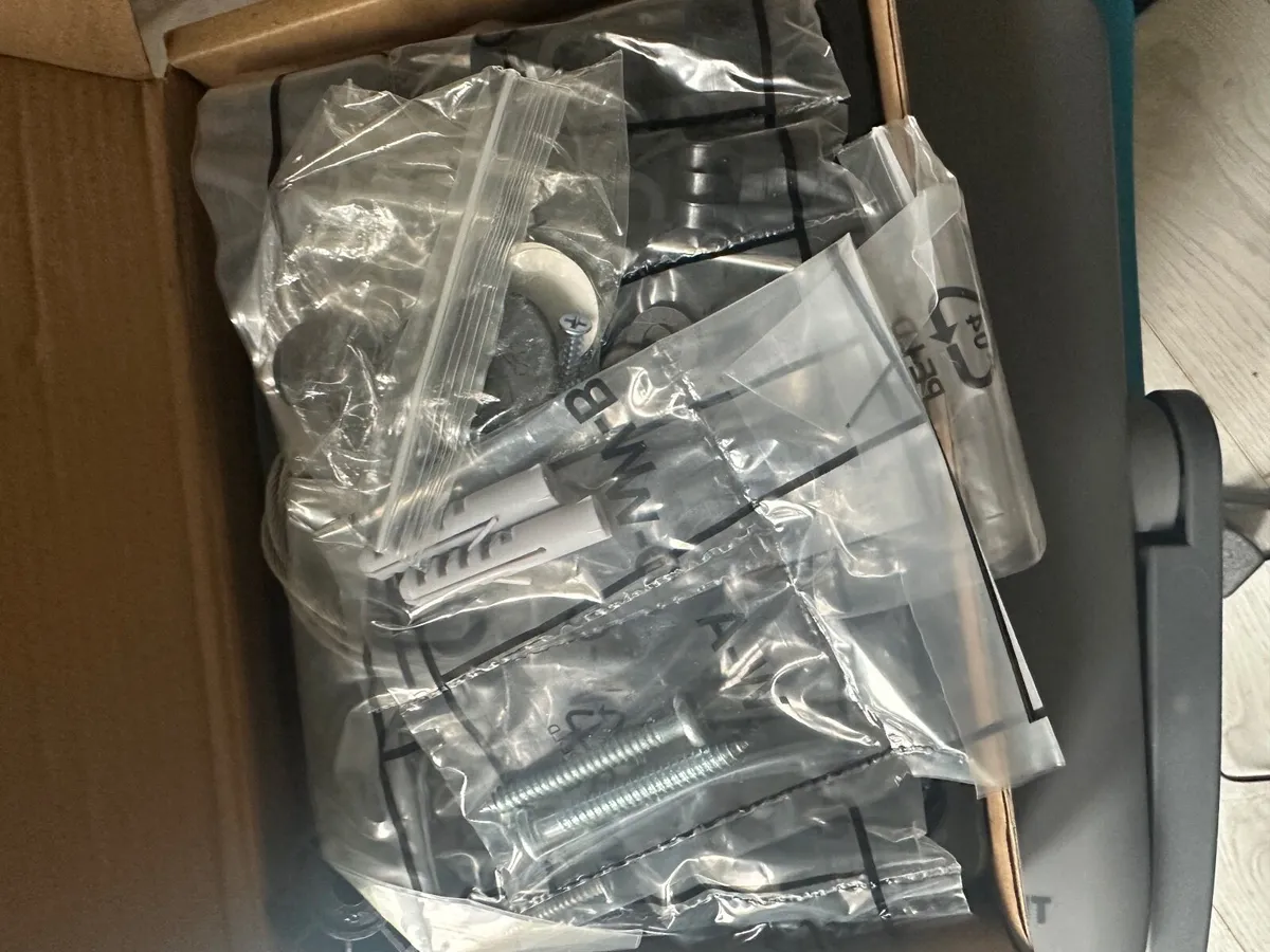 Tv bracket ultra slim - Image 1