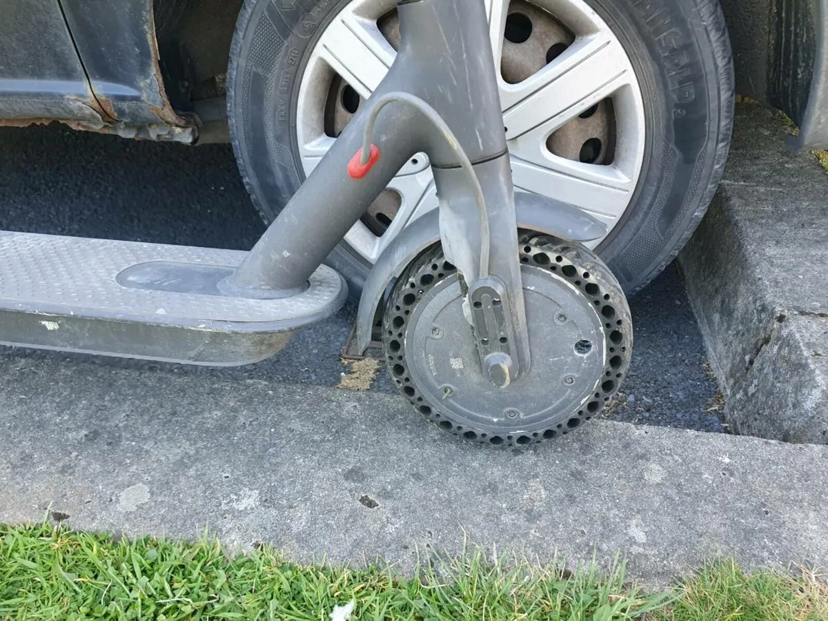 Electric scooter - Image 3