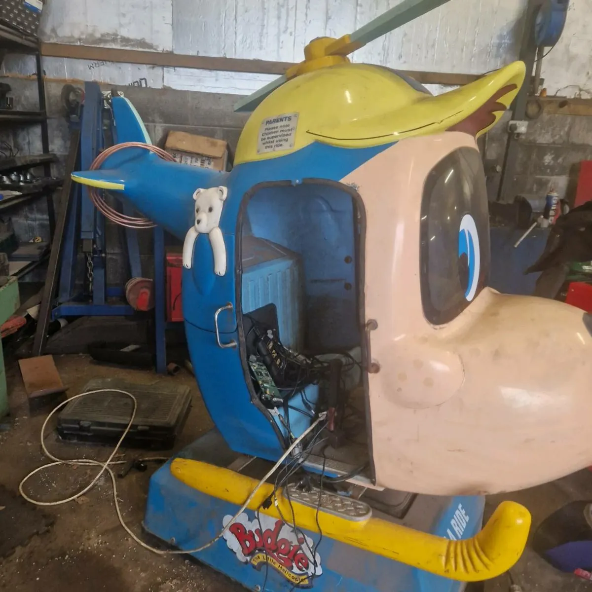 Amusement helicopter - Image 1