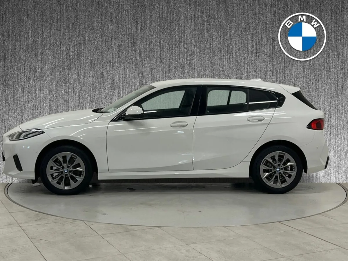 BMW 1-Series 120 Sport AUTO 5DR - Image 4