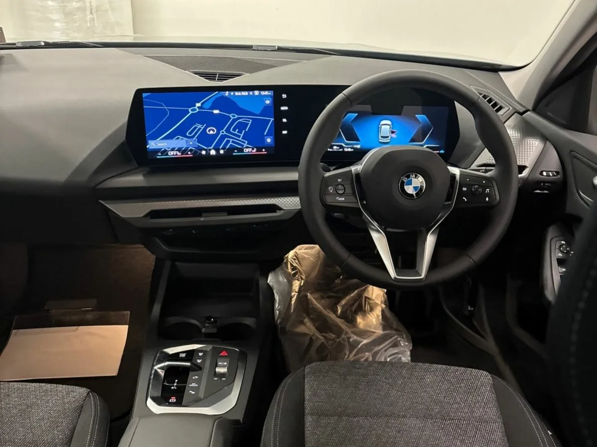 BMW 1-Series 120 Sport AUTO 5DR - Image 4