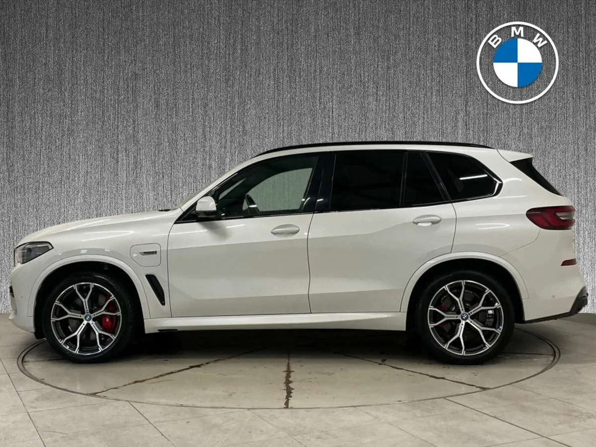 BMW X5 xDrive45e PHEV M Sport / Pro Pack / Pan Roo - Image 4