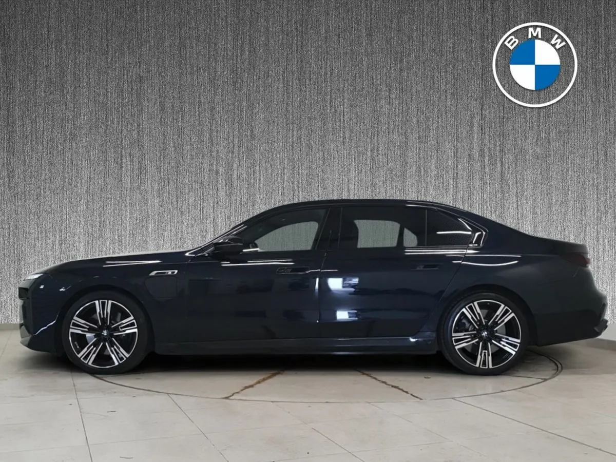 BMW 7-Series M760 7AMP 4DR AUTO - Image 3