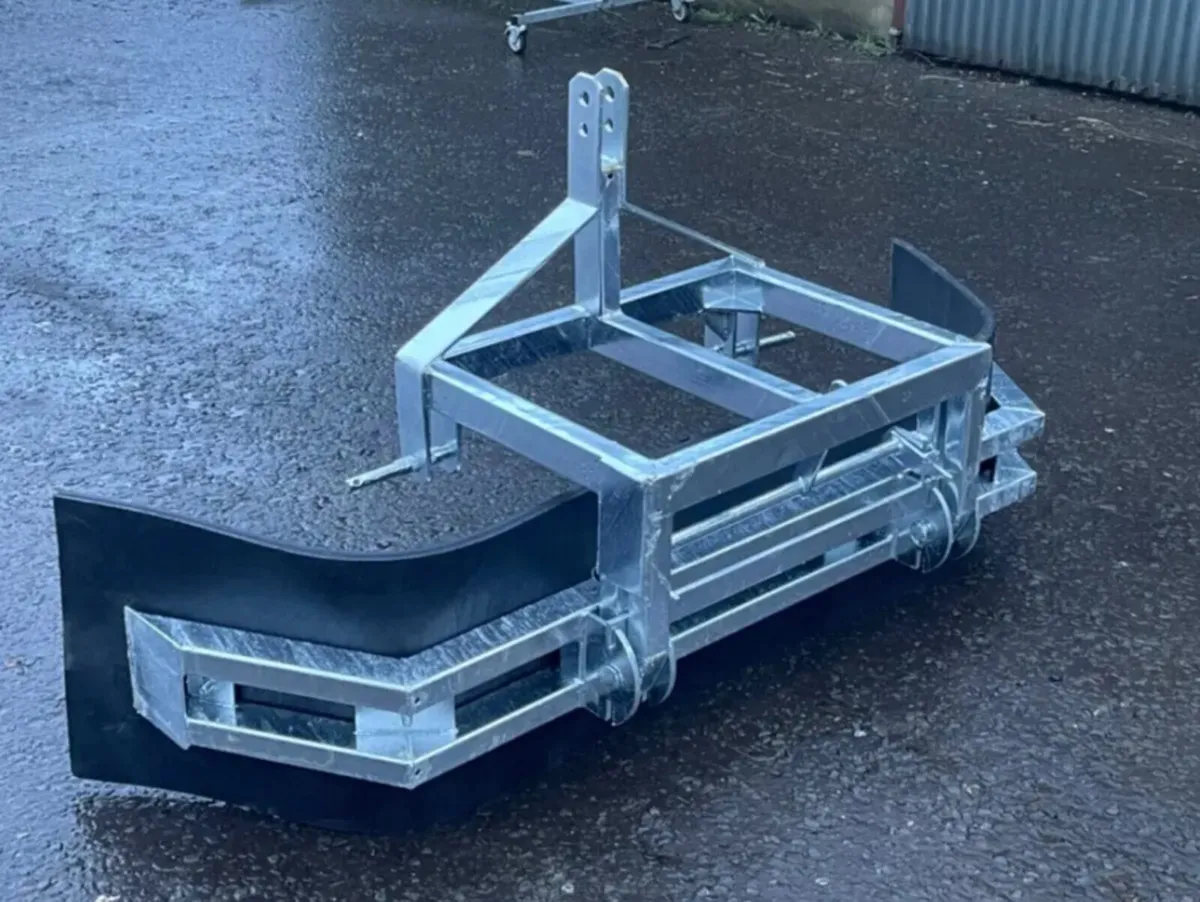 YARD SCRAPER MCKENNA NEW - Image 1