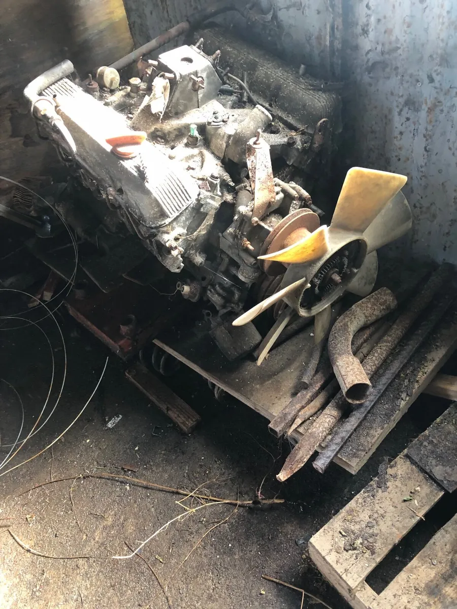 V8 Engine Rover - Image 1