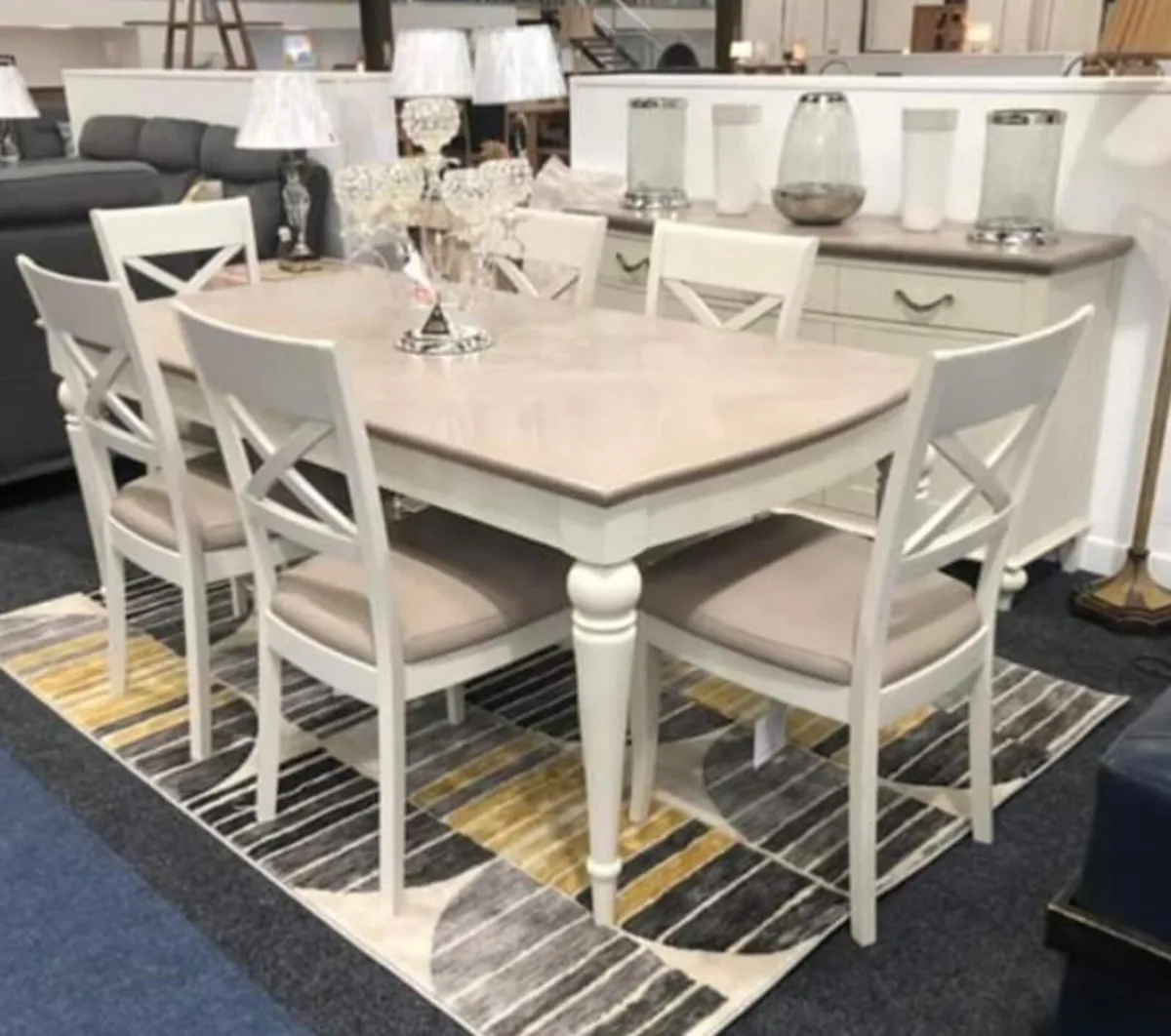 Dining room table & chairs/ matching console table - Image 1