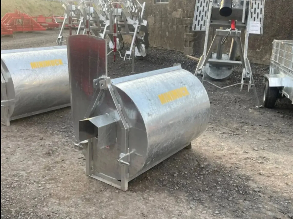 MINI MUCK SPREADER 1.25CU SWEENEY NEW - Image 3