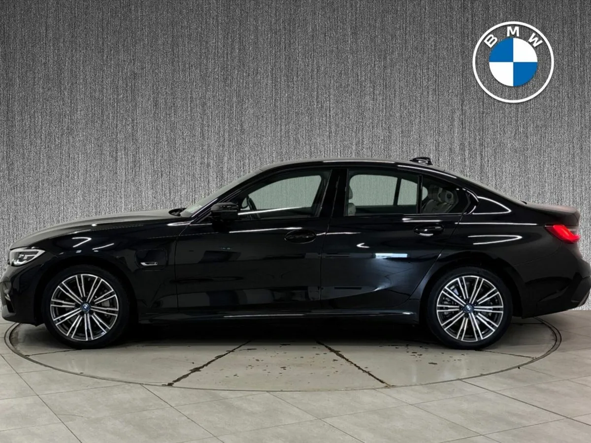 BMW 3-Series 330e M Sport Auto - Image 4
