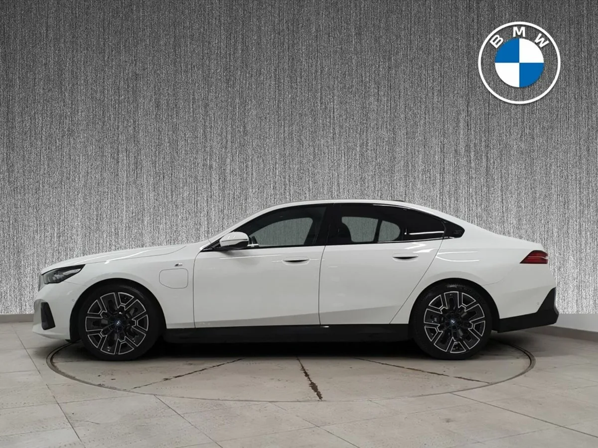 BMW 5-Series 530e M Sport - Image 4