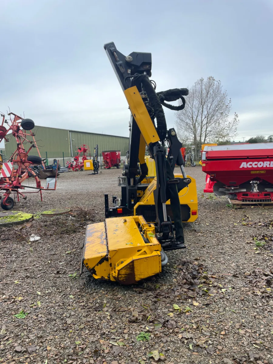 McConnel 6585T VFR - Image 1