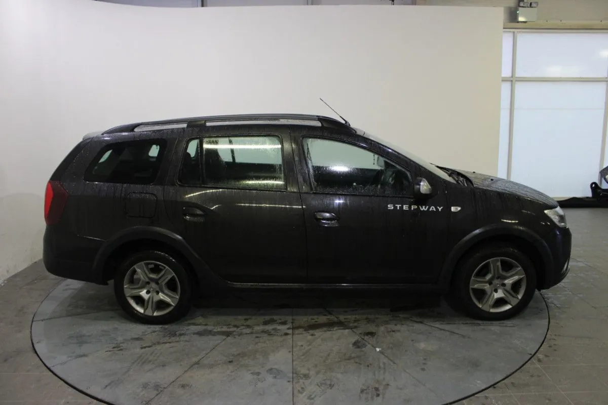 Dacia Logan 1.5 dCi 90 Signature Stepway - Image 3