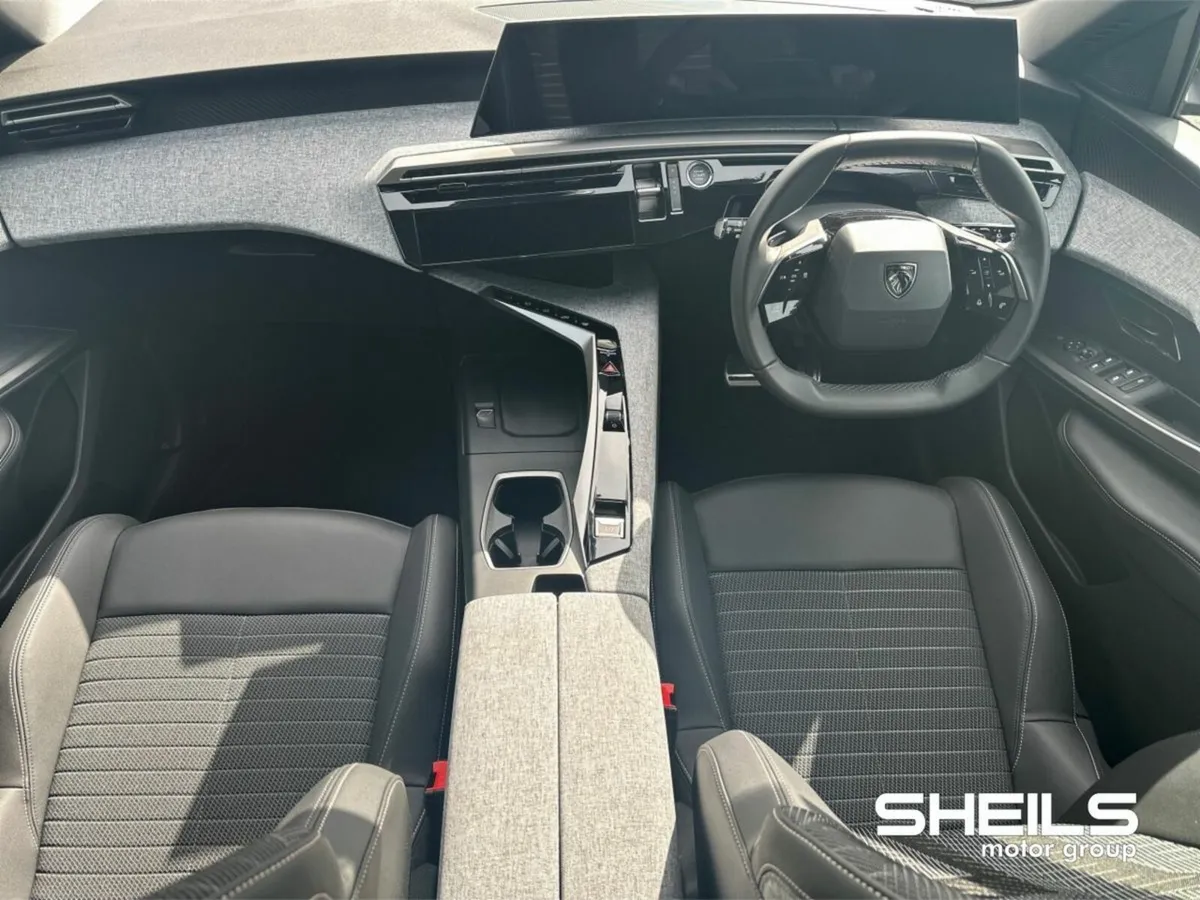 Peugeot 5008 Electric 210BHP Allure 7 Seater - Image 3