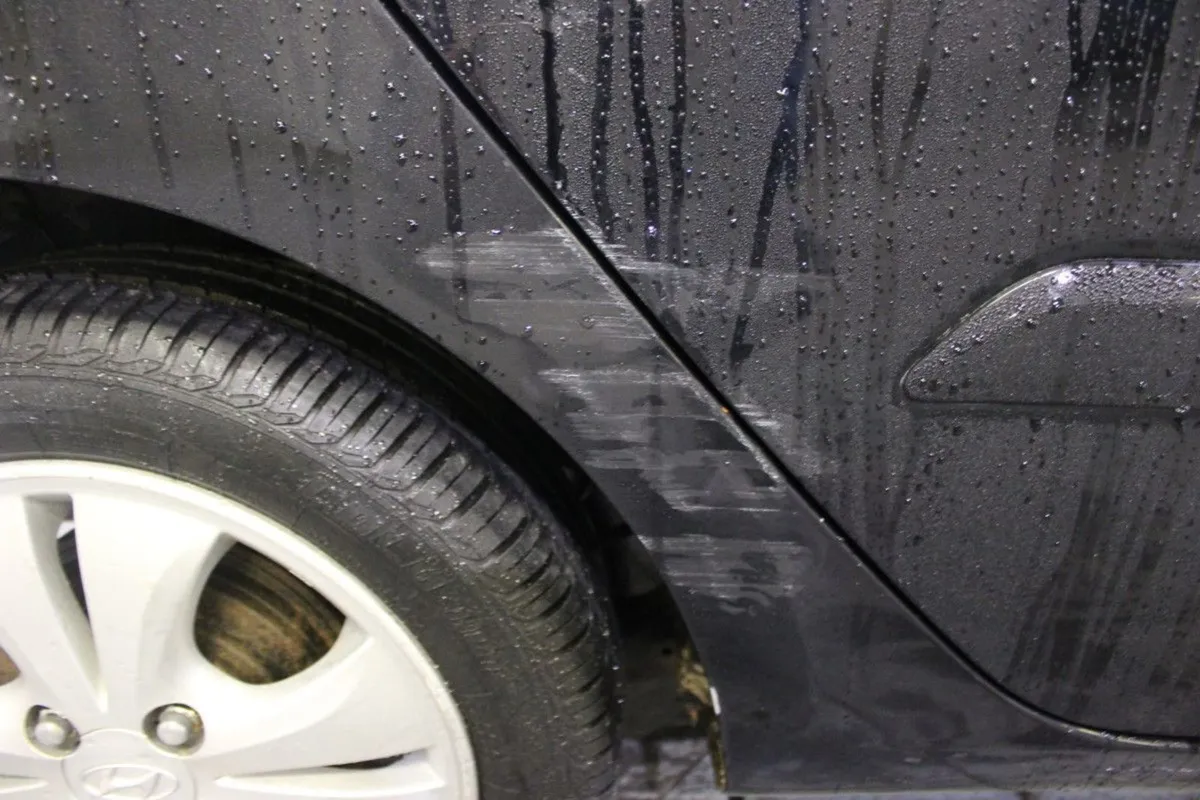 Hyundai i10 1.1 Deluxe Plus - Image 4