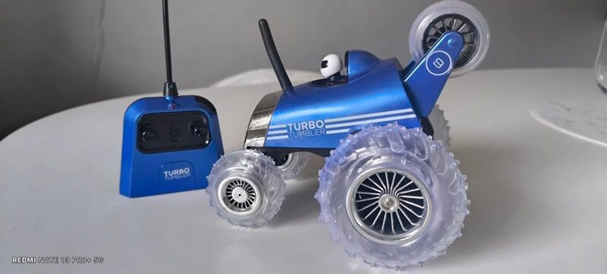 Toy Car + remote - Image 3