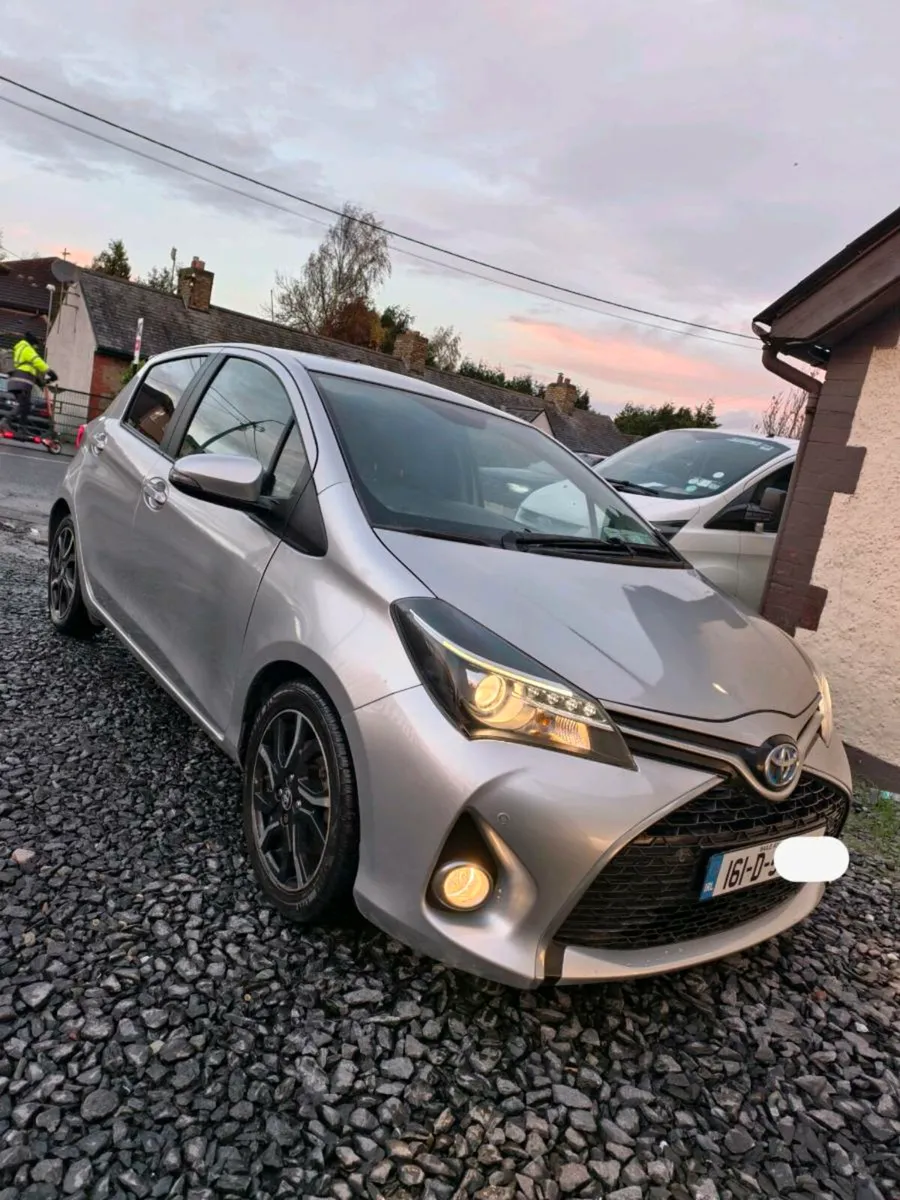 Automatic Hybrid Toyota Yaris 2016 only 36k miles - Image 1