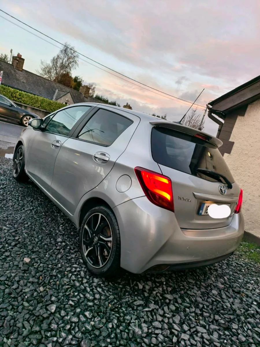 Automatic Hybrid Toyota Yaris 2016 only 36k miles - Image 4