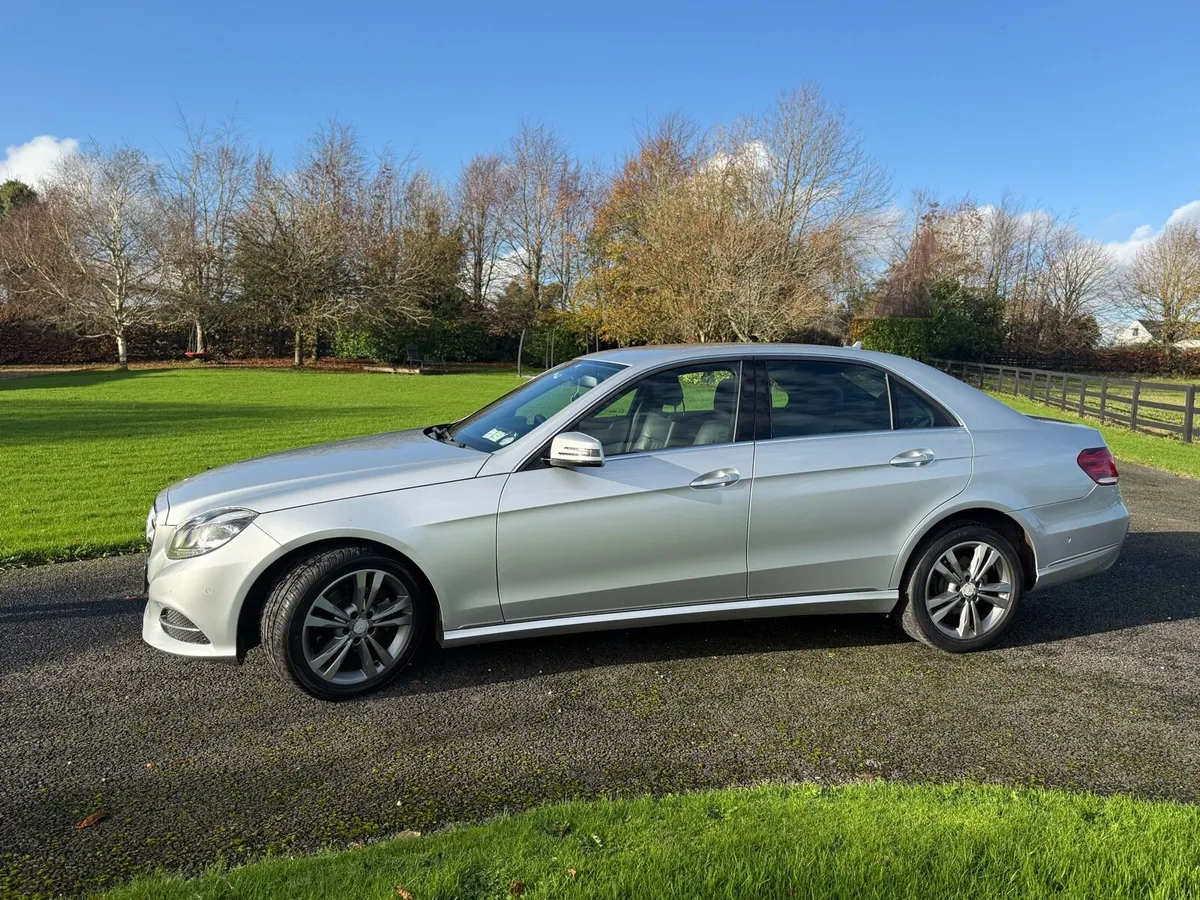 131 Mercedes E220 - Image 4