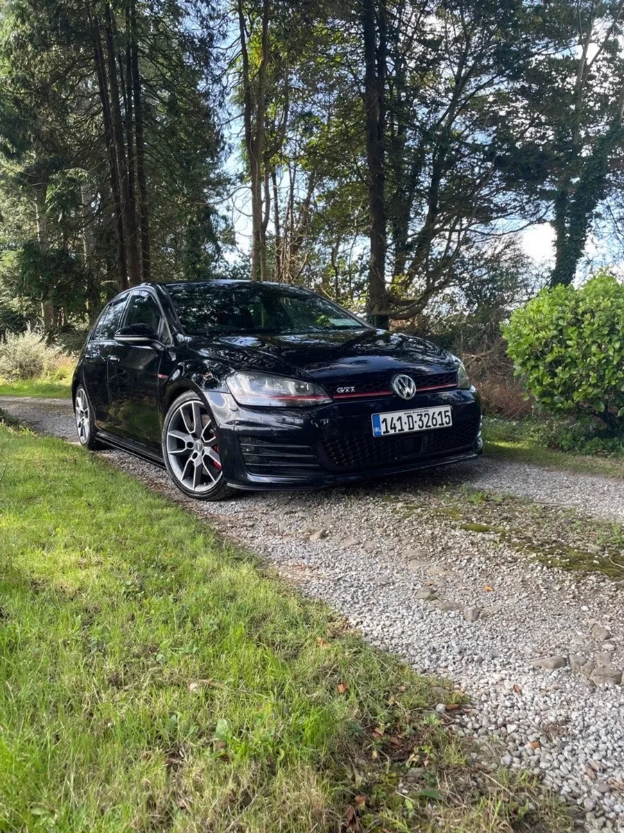 Volkswagen Golf 2014 - Image 1